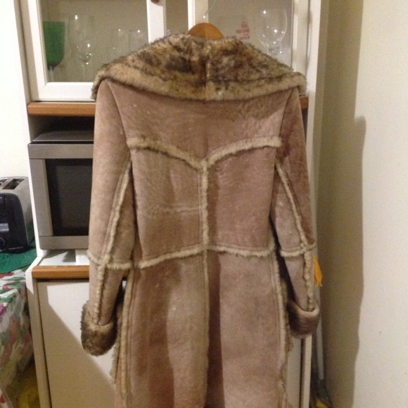 Coat - Picture 1 of 2